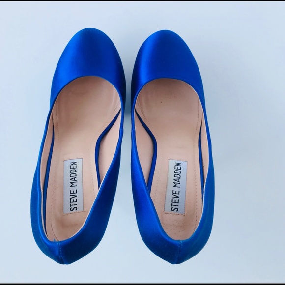 Steve Madden Blue Satin Partyy-R Heels Size: 6.5 - Picture 4 of 7
